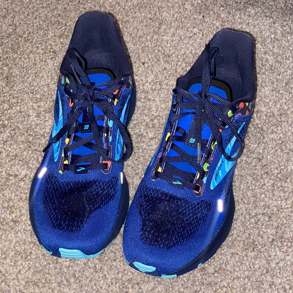 BROOKS Launch 9